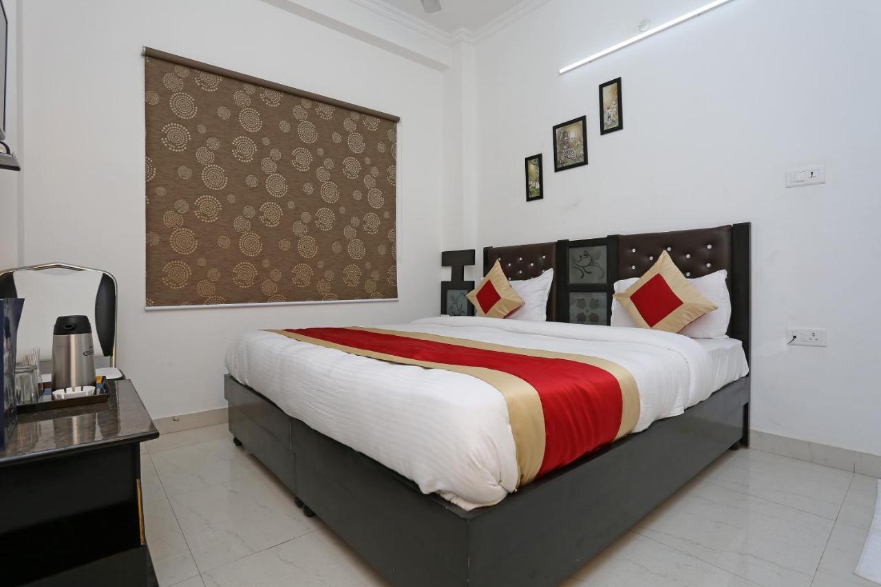 Oyo 11306 Ss Hotel Gorakhpur Exteriér fotografie
