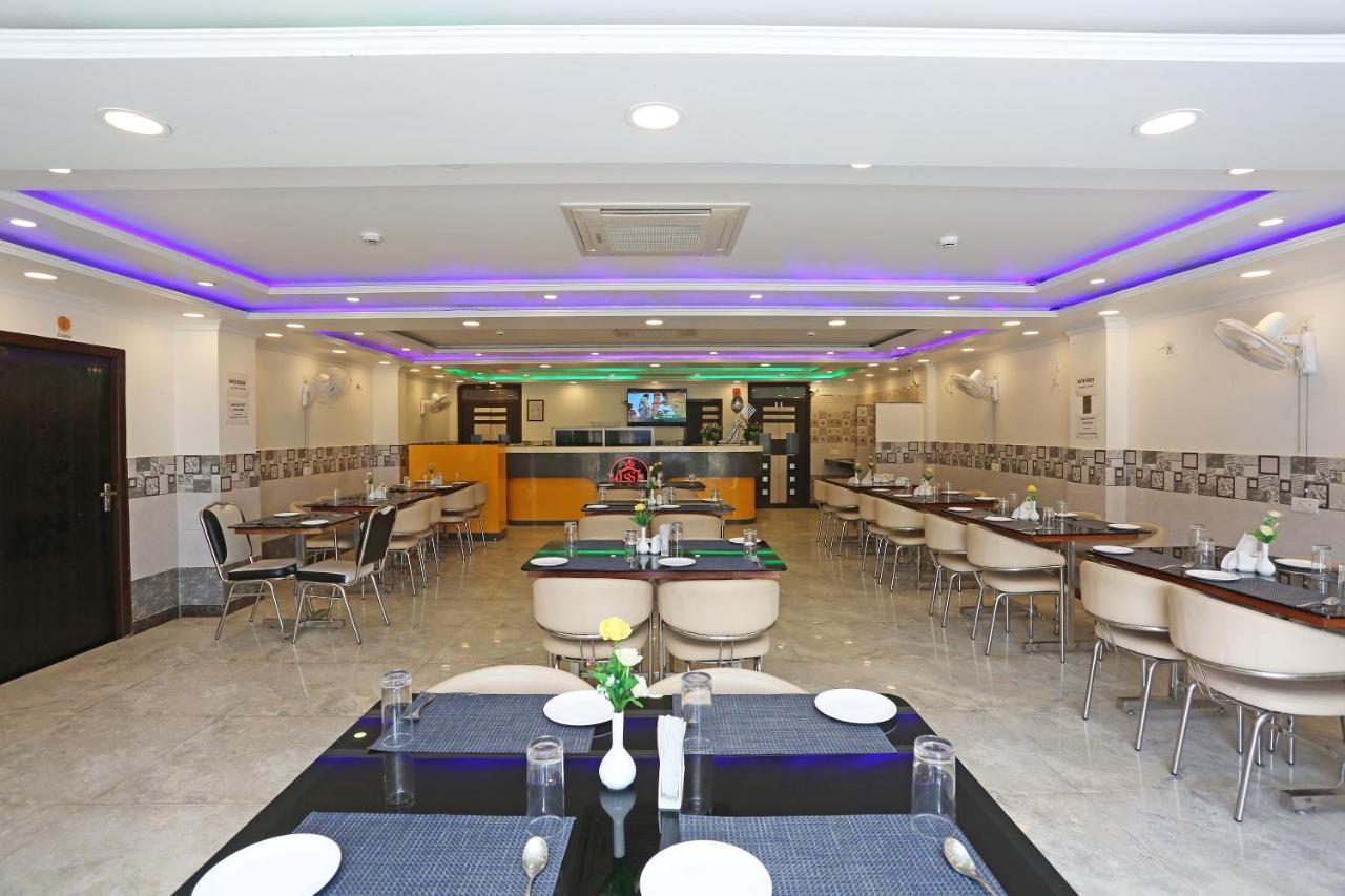 Oyo 11306 Ss Hotel Gorakhpur Exteriér fotografie